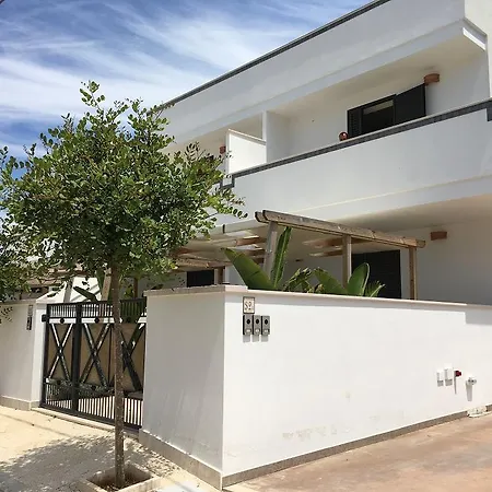 Bilocale Isola Di Pazze Apartmán *
